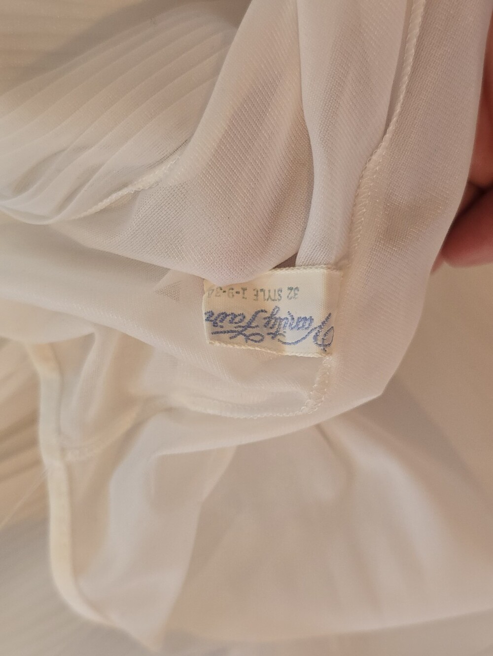 1950s Vanity Fair Pleated Sheer White Negligee - Picture 5 of 7
